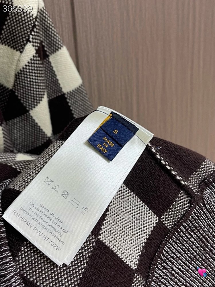 Louis Vuitton2026 New Men's Fashion Casual Letter Embroidery Color blocked Grid Knitted Hoodie卫衣 | S