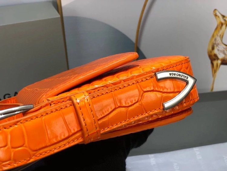 Balenciaga Crocodile Pattern Head Layer Calfskin Single Shoulder Handheld Underarm Bag Women's Bag |