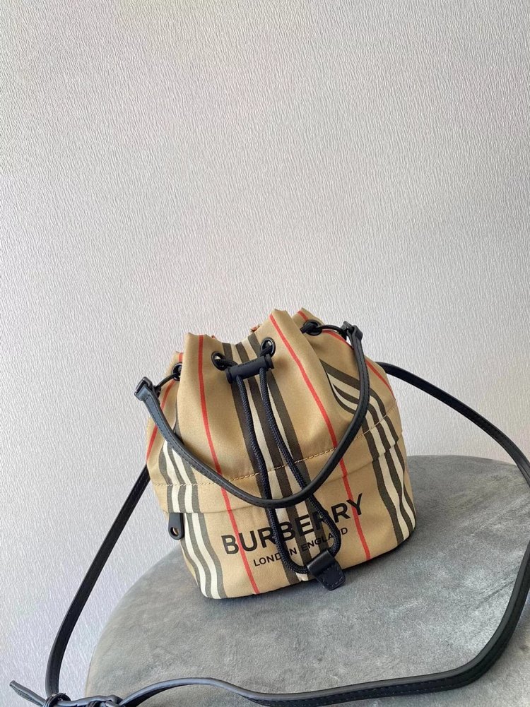 Burberry storage classic plaid canvas bucket bag drawstring bag | Suyperbuy Spreadsheet