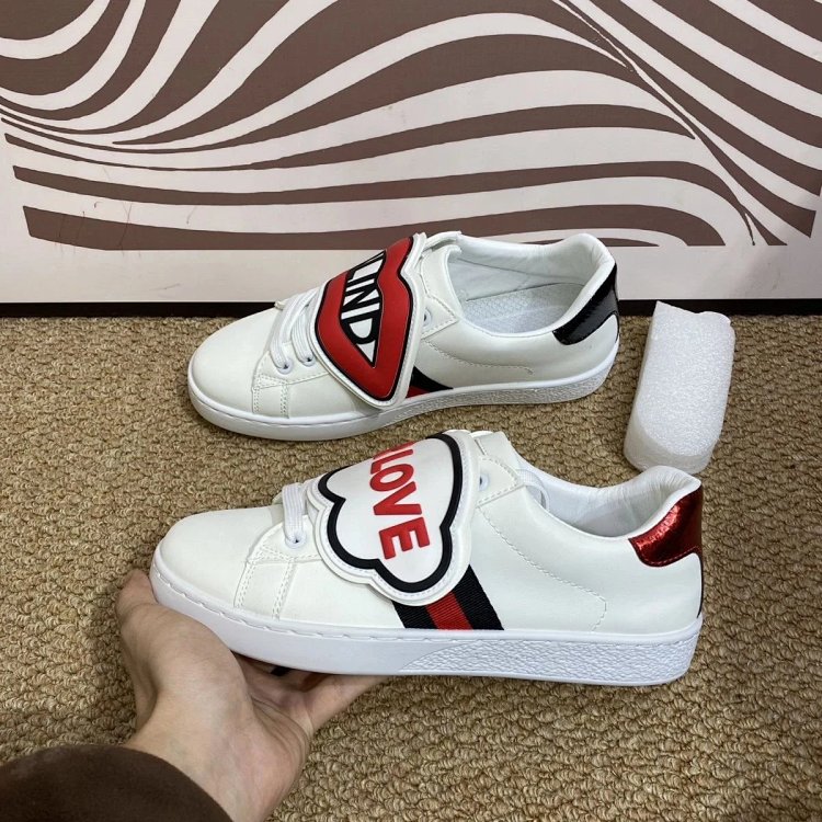 Gucci kisses red lips in white shoes | Suyperbuy Spreadsheet