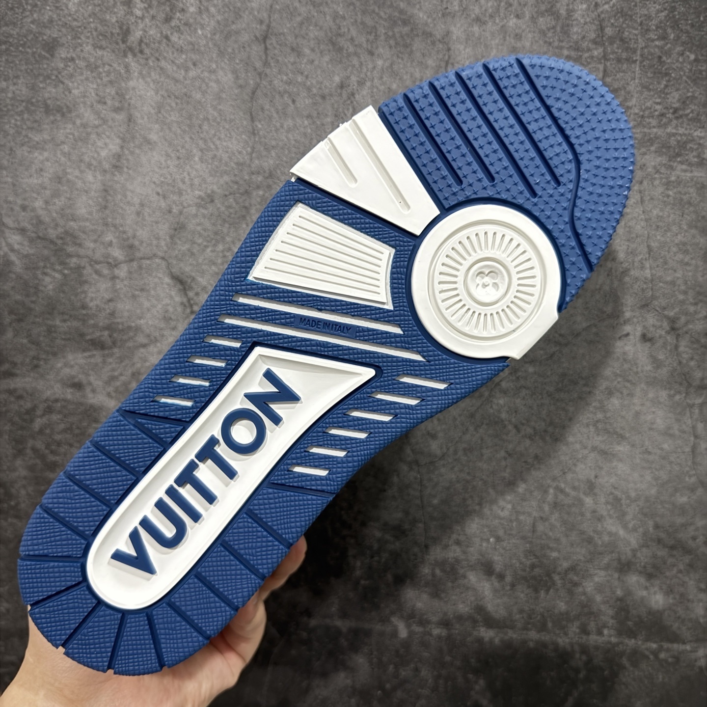 Louis Vuitton  Trainer Sneaker T538001 | Suyperbuy Spreadsheet