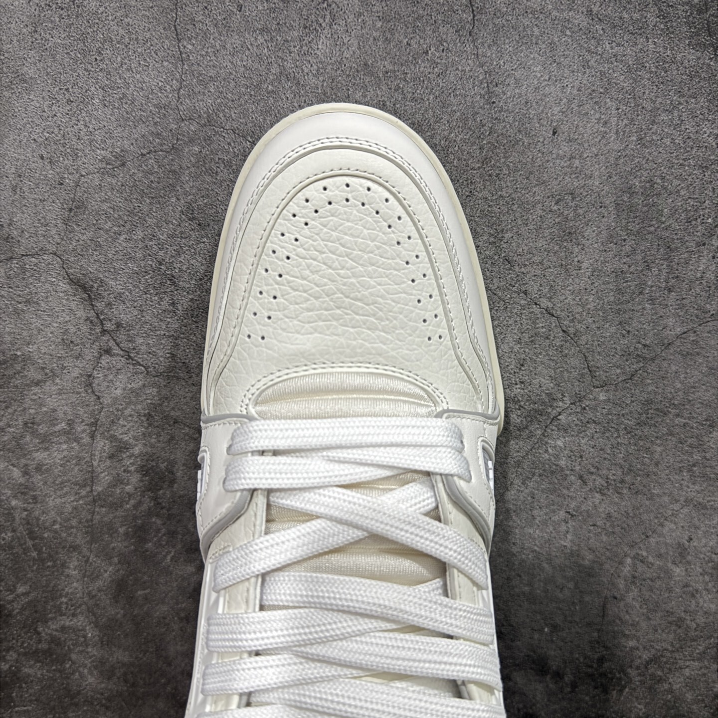 Louis Vuitton  Trainer Sneaker T538002 | Suyperbuy Spreadsheet