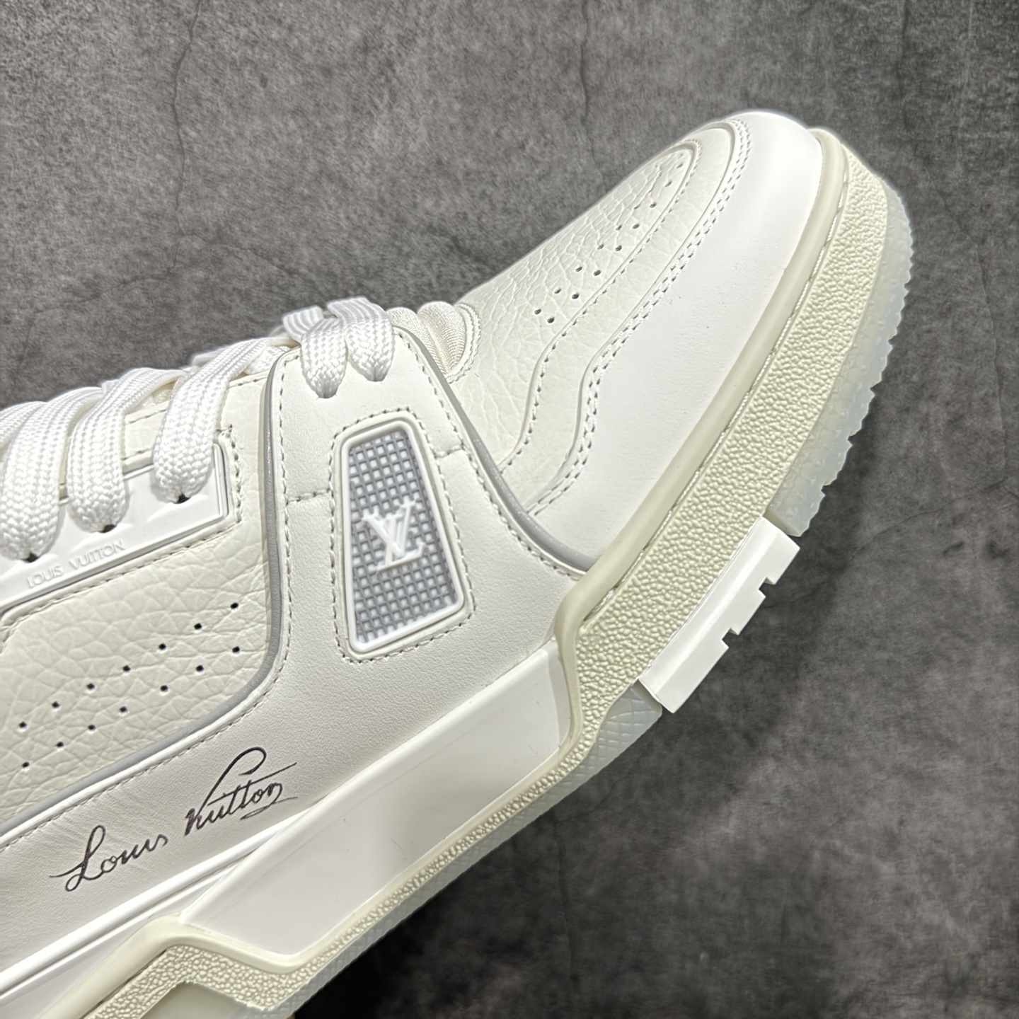 Louis Vuitton  Trainer Sneaker T538002 | Suyperbuy Spreadsheet