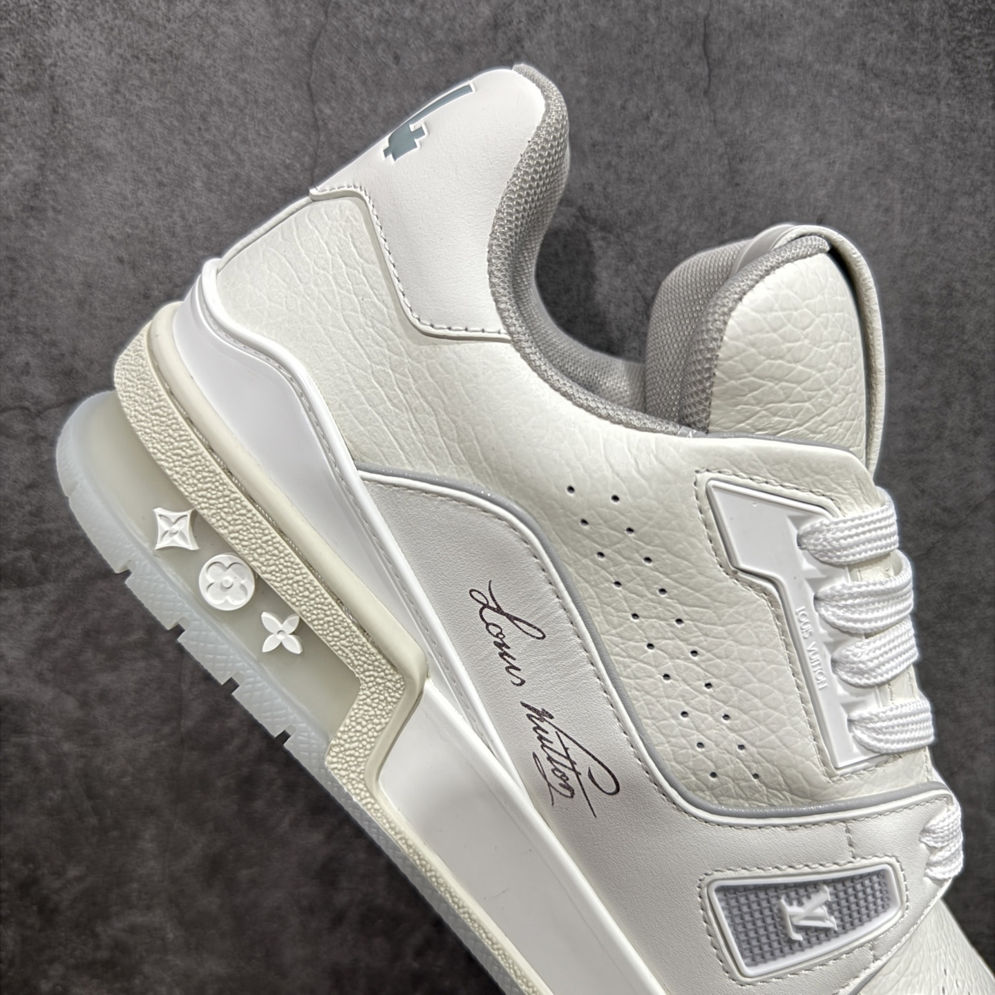 Louis Vuitton  Trainer Sneaker T538002 | Suyperbuy Spreadsheet