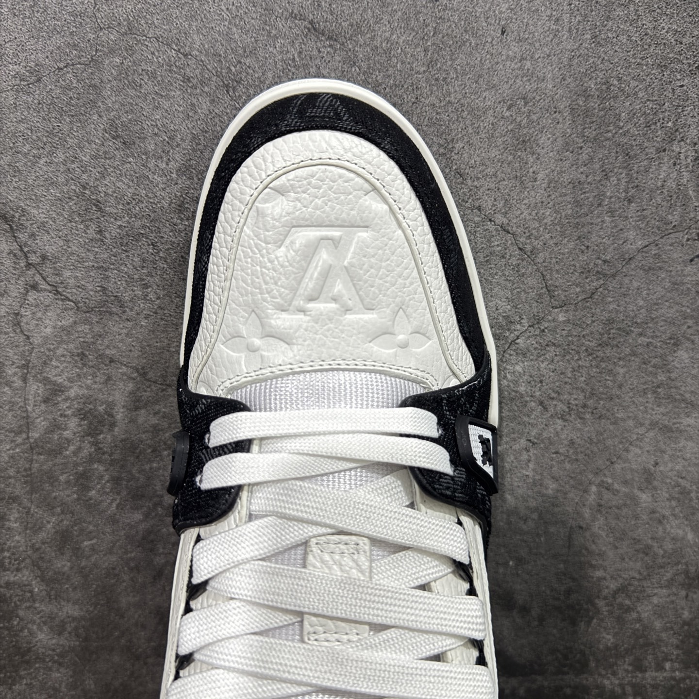 Louis Vuitton  Trainer Sneaker T538004 | Suyperbuy Spreadsheet
