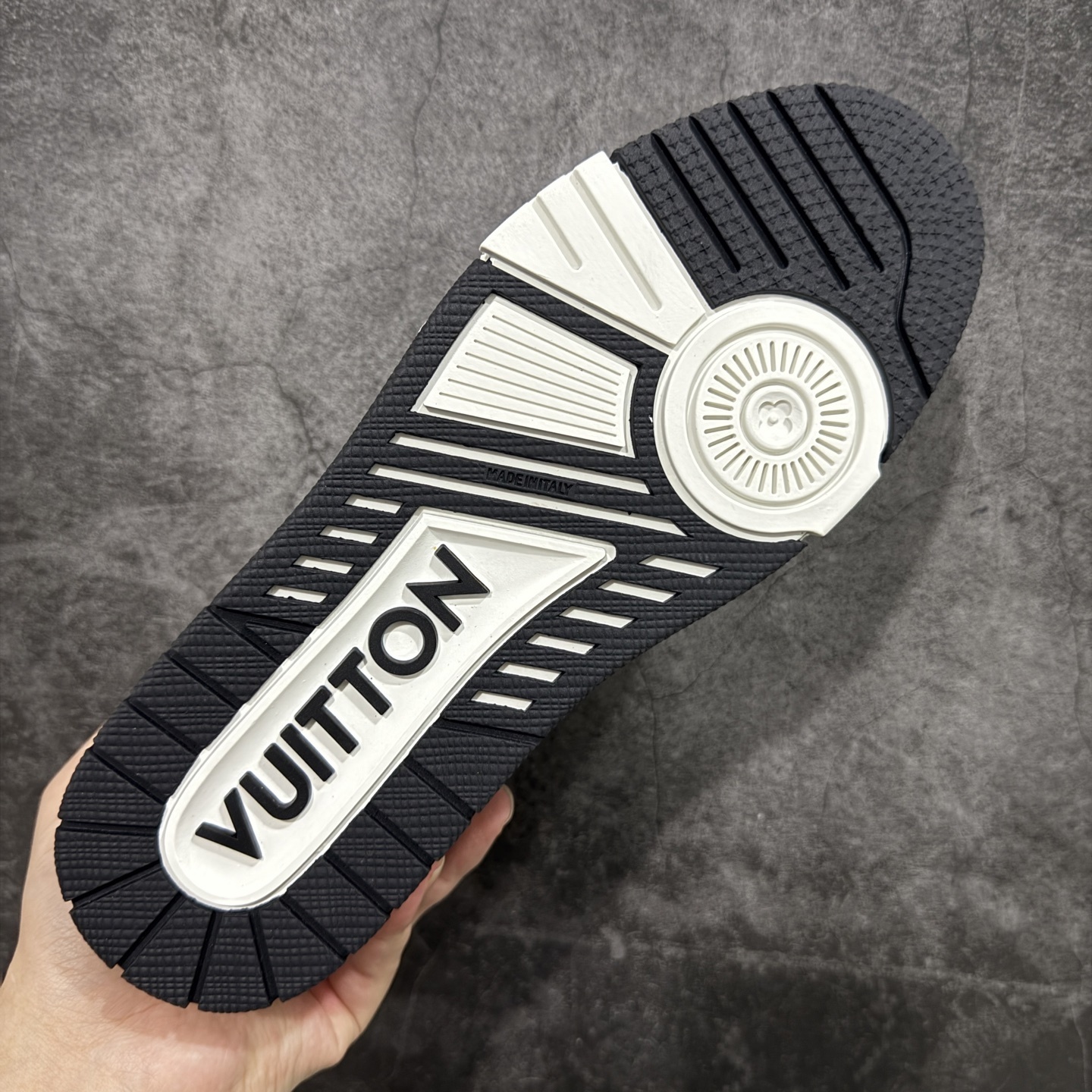 Louis Vuitton  Trainer Sneaker T538004 | Suyperbuy Spreadsheet