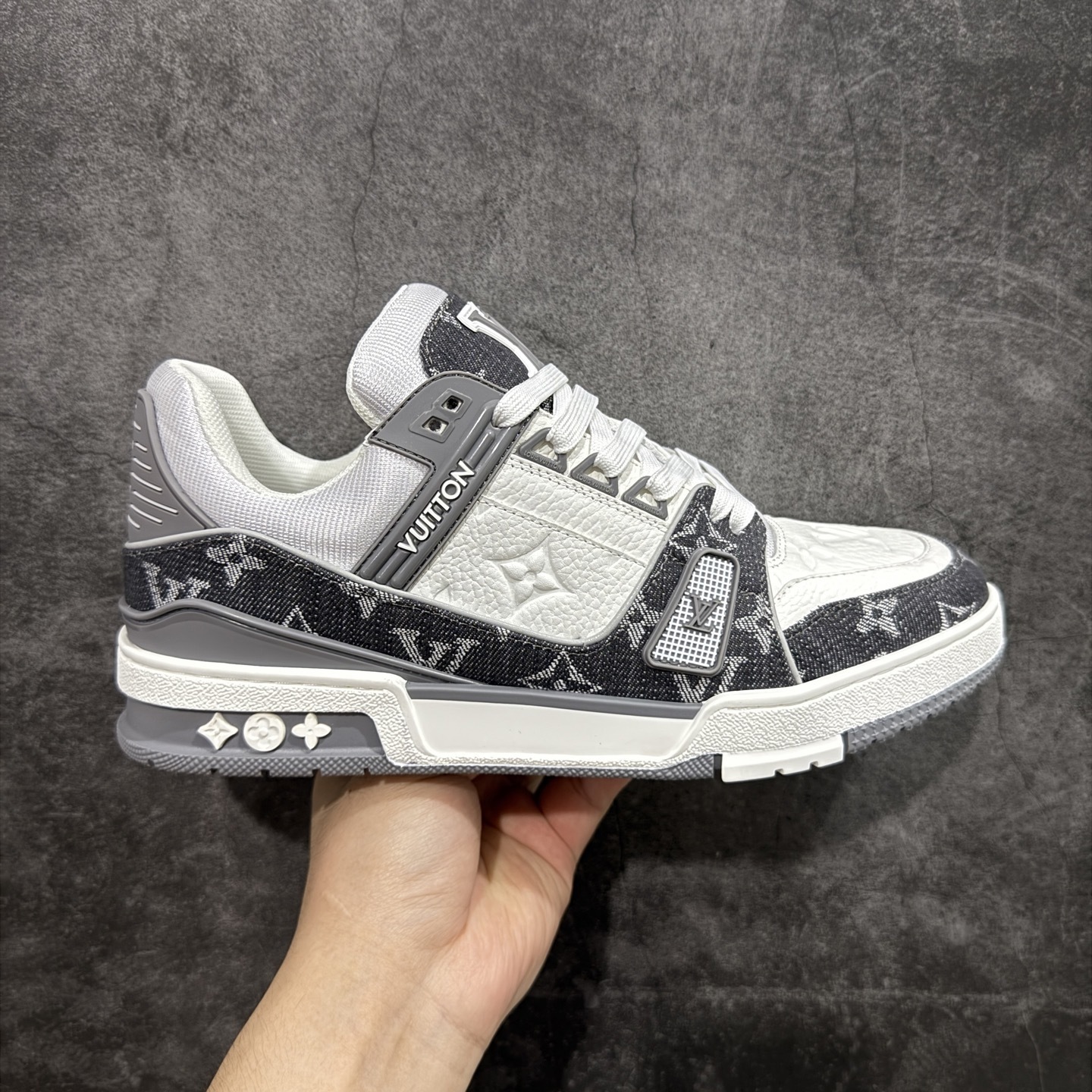 Louis Vuitton  Trainer Sneaker T538003 | Suyperbuy Spreadsheet