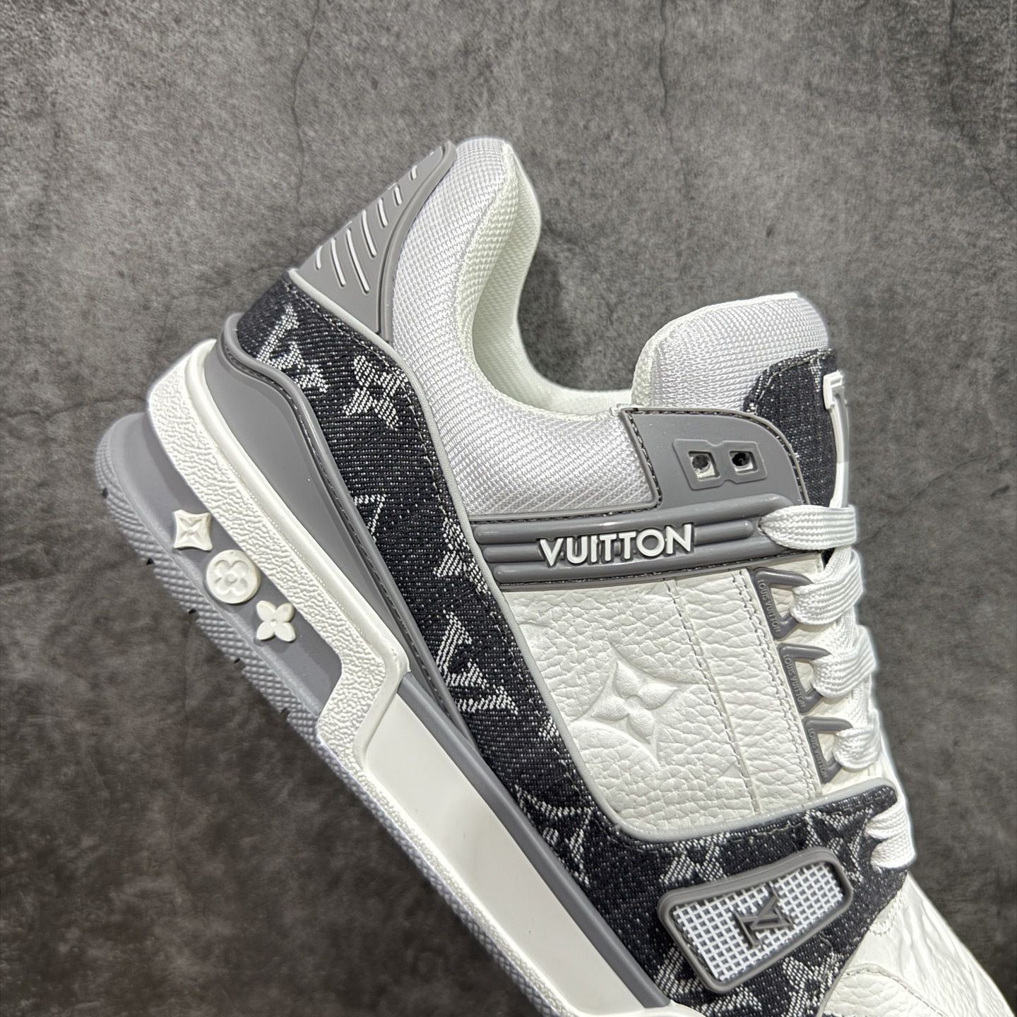 Louis Vuitton  Trainer Sneaker T538003 | Suyperbuy Spreadsheet