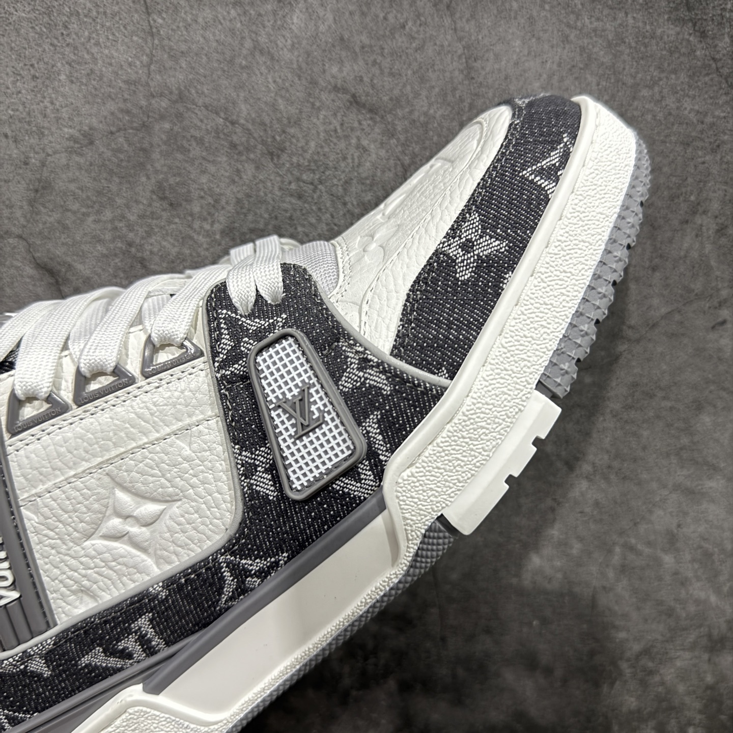 Louis Vuitton  Trainer Sneaker T538003 | Suyperbuy Spreadsheet