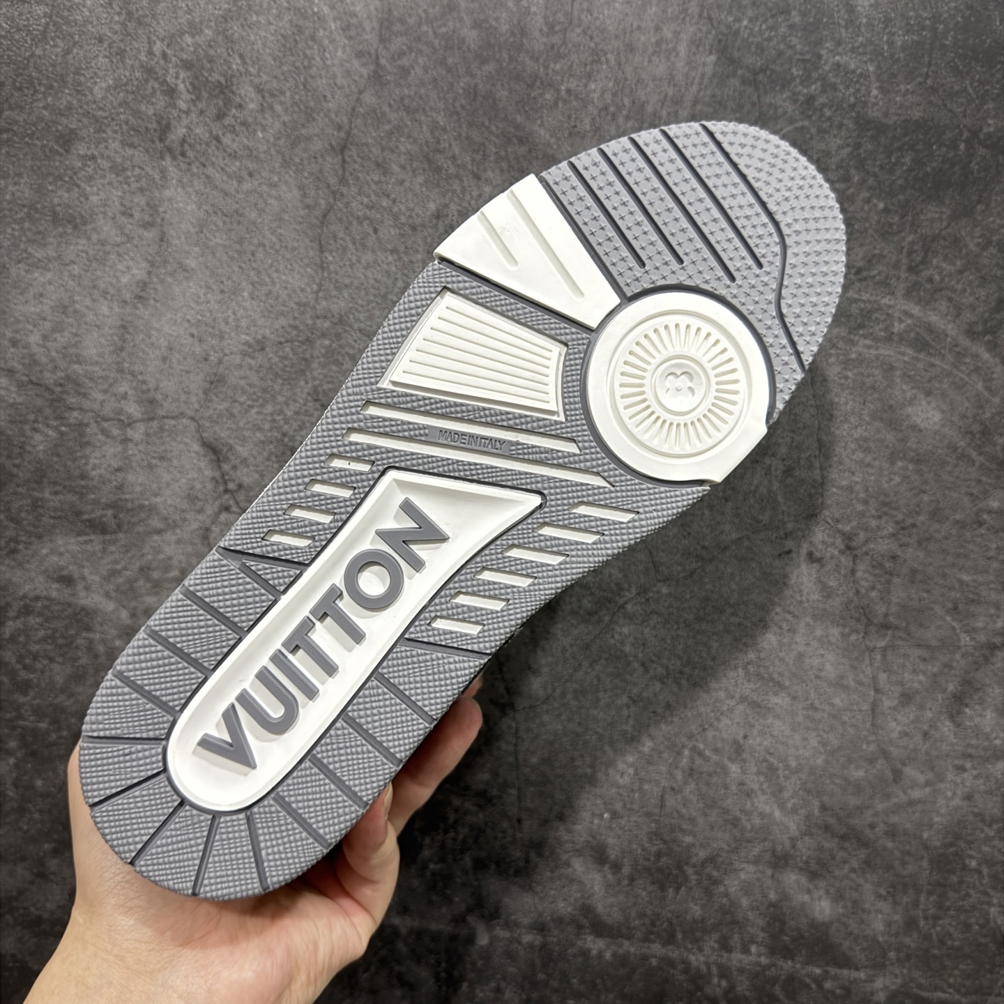 Louis Vuitton  Trainer Sneaker T538003 | Suyperbuy Spreadsheet