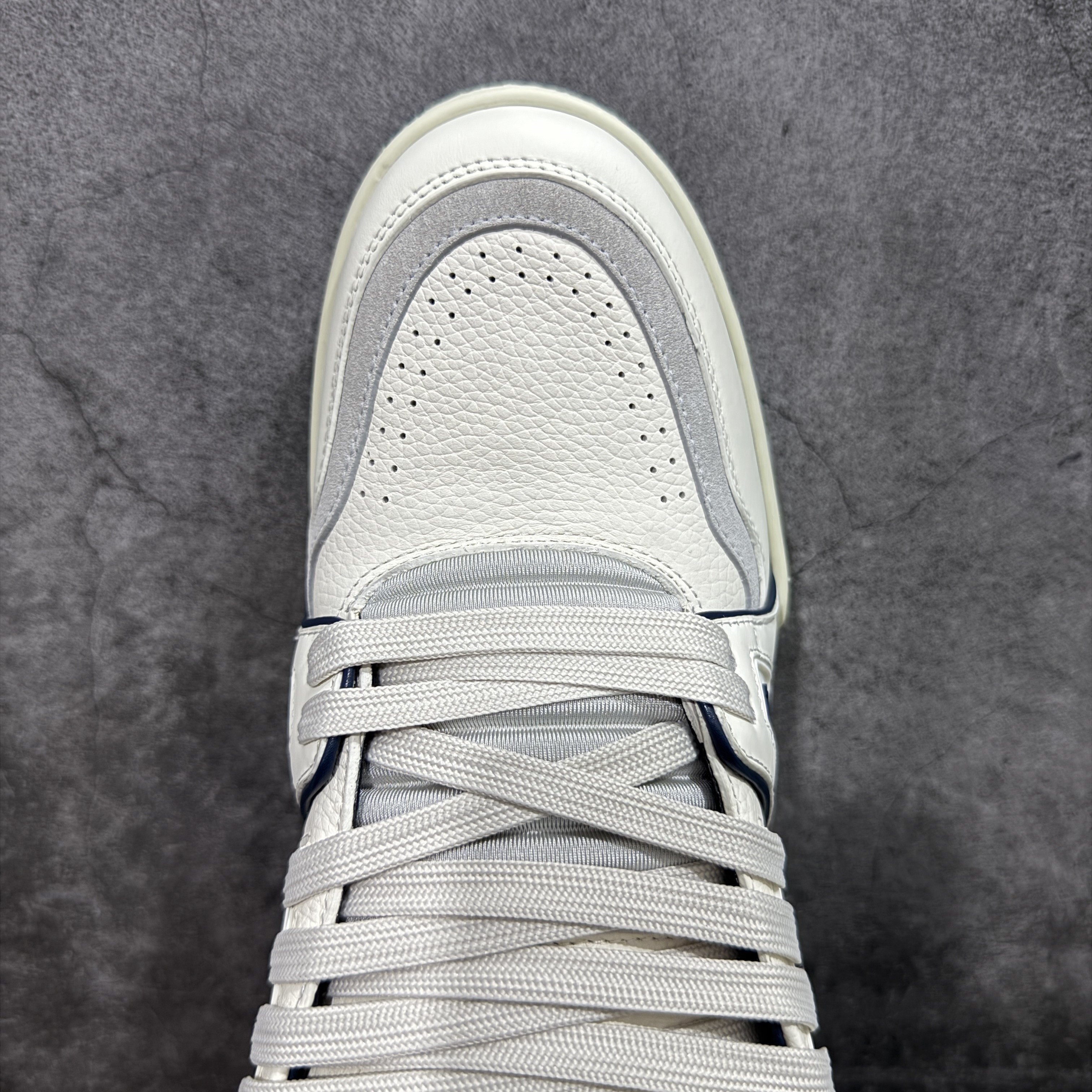 Louis Vuitton  Trainer Sneaker T538006 | Suyperbuy Spreadsheet
