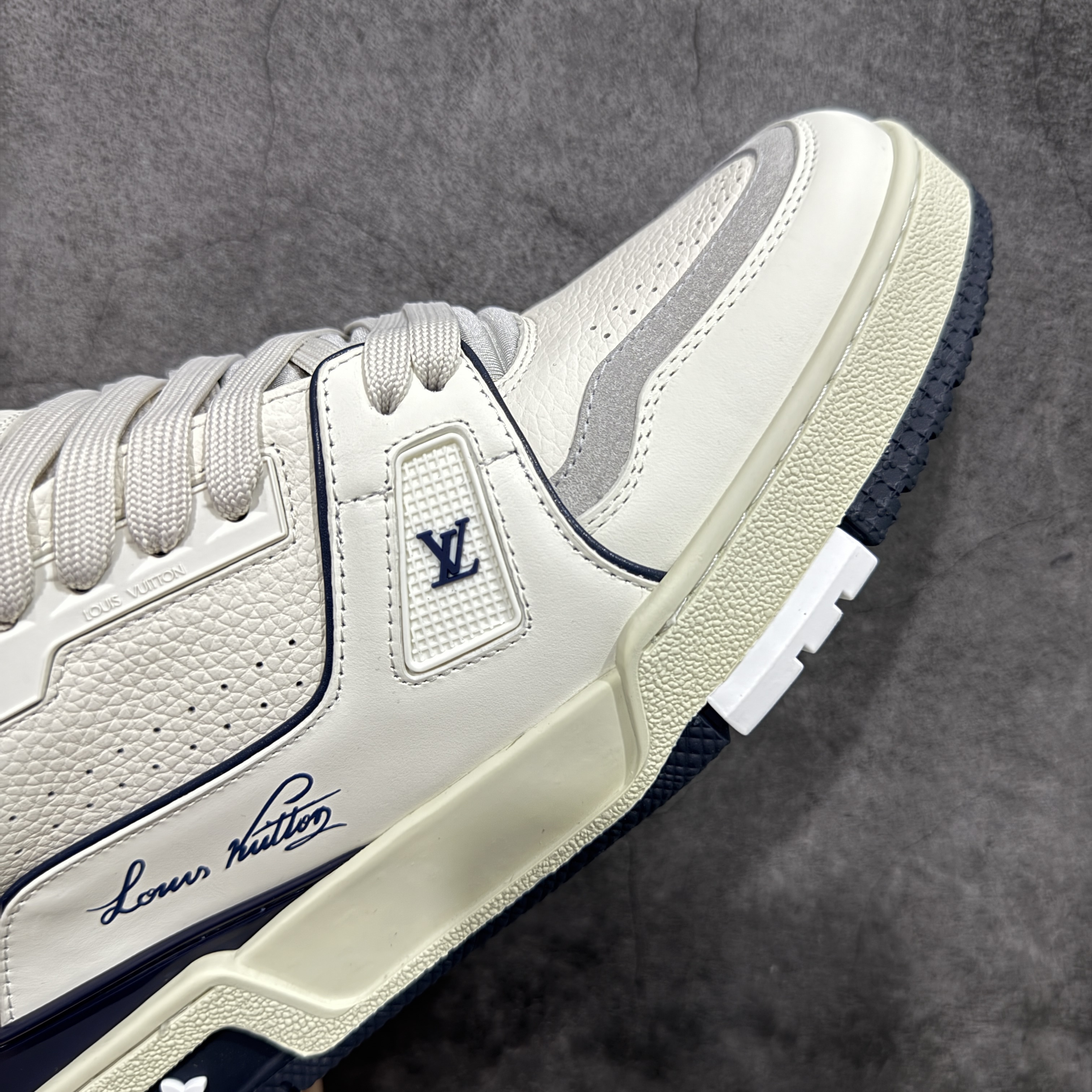 Louis Vuitton  Trainer Sneaker T538006 | Suyperbuy Spreadsheet