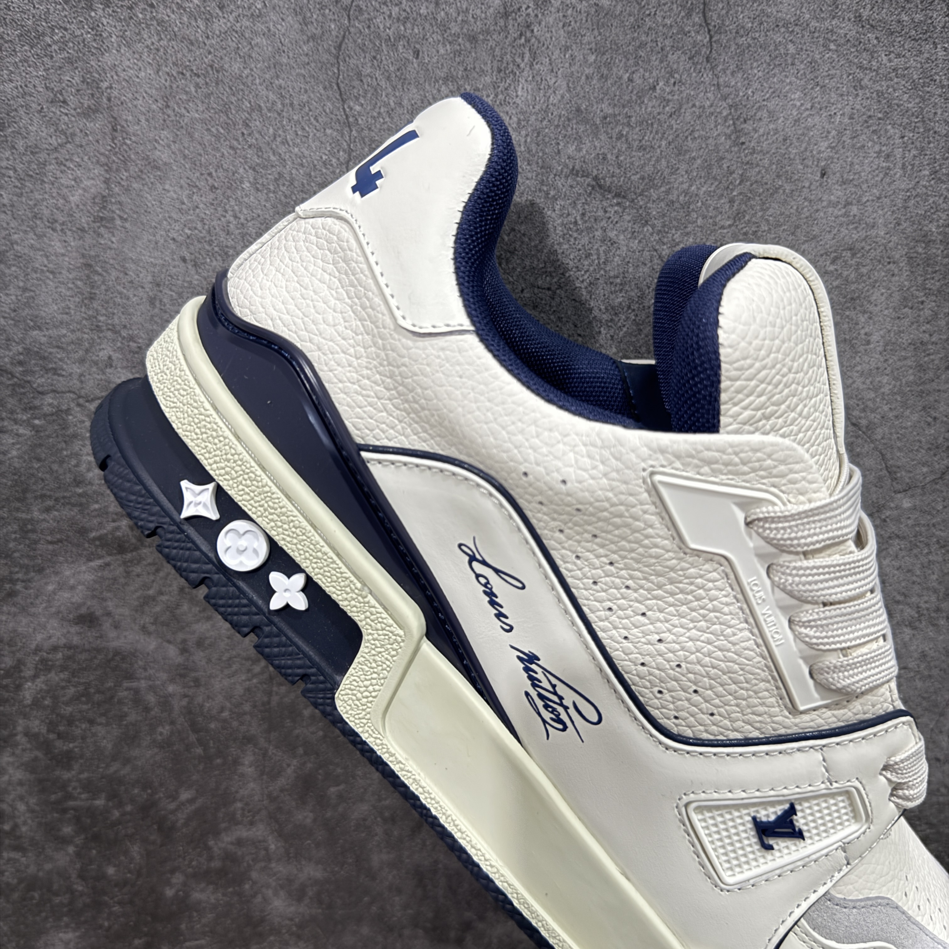 Louis Vuitton  Trainer Sneaker T538006 | Suyperbuy Spreadsheet
