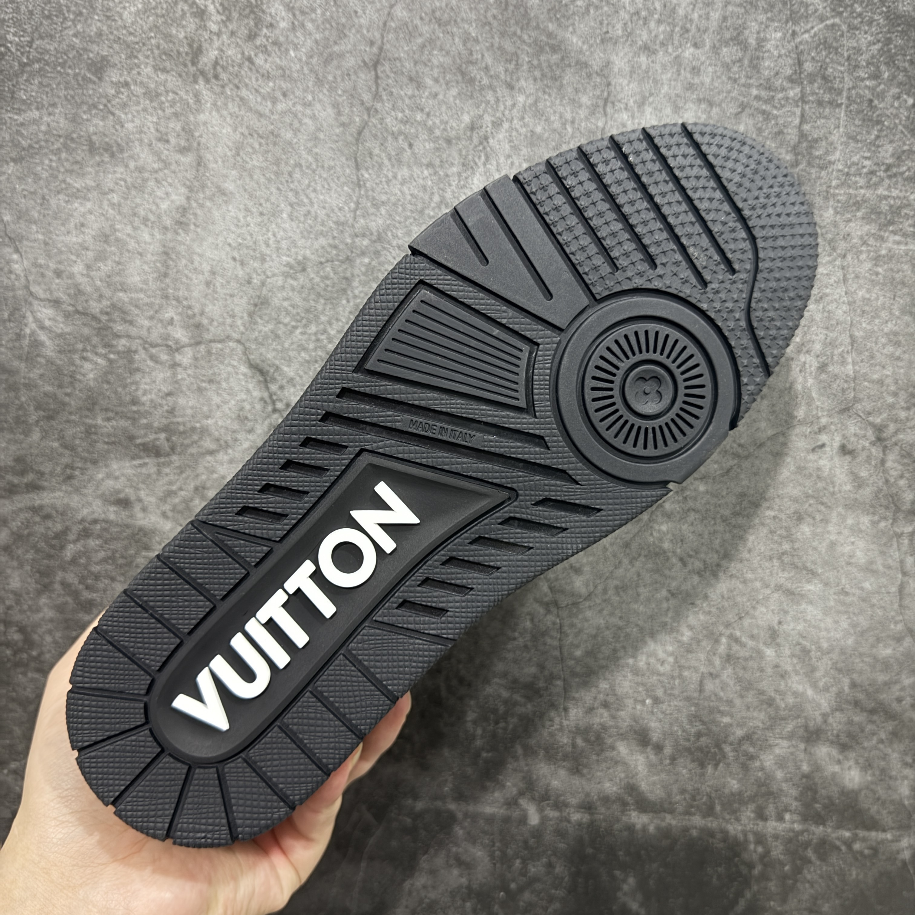 Louis Vuitton  Trainer Sneaker T538007 | Suyperbuy Spreadsheet