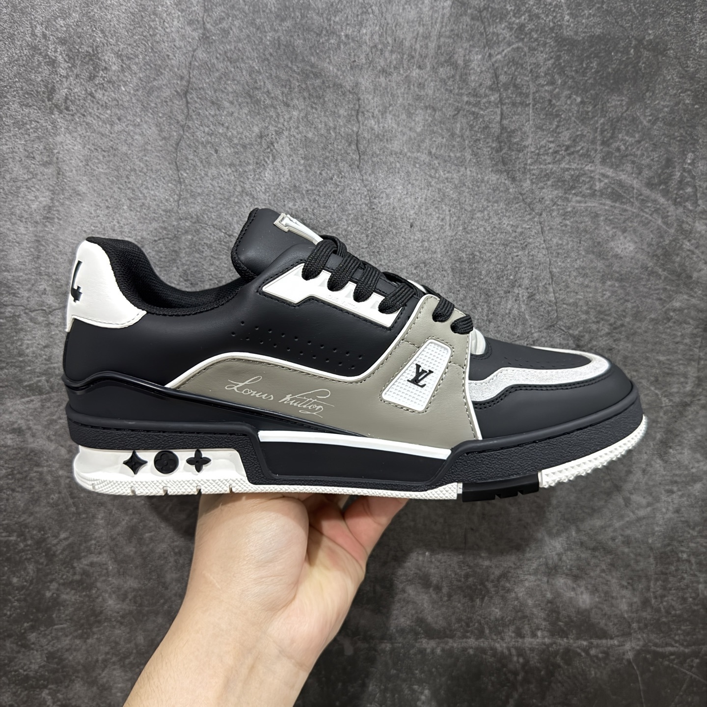 Louis Vuitton Trainer Sneaker T538010 | Suyperbuy Spreadsheet