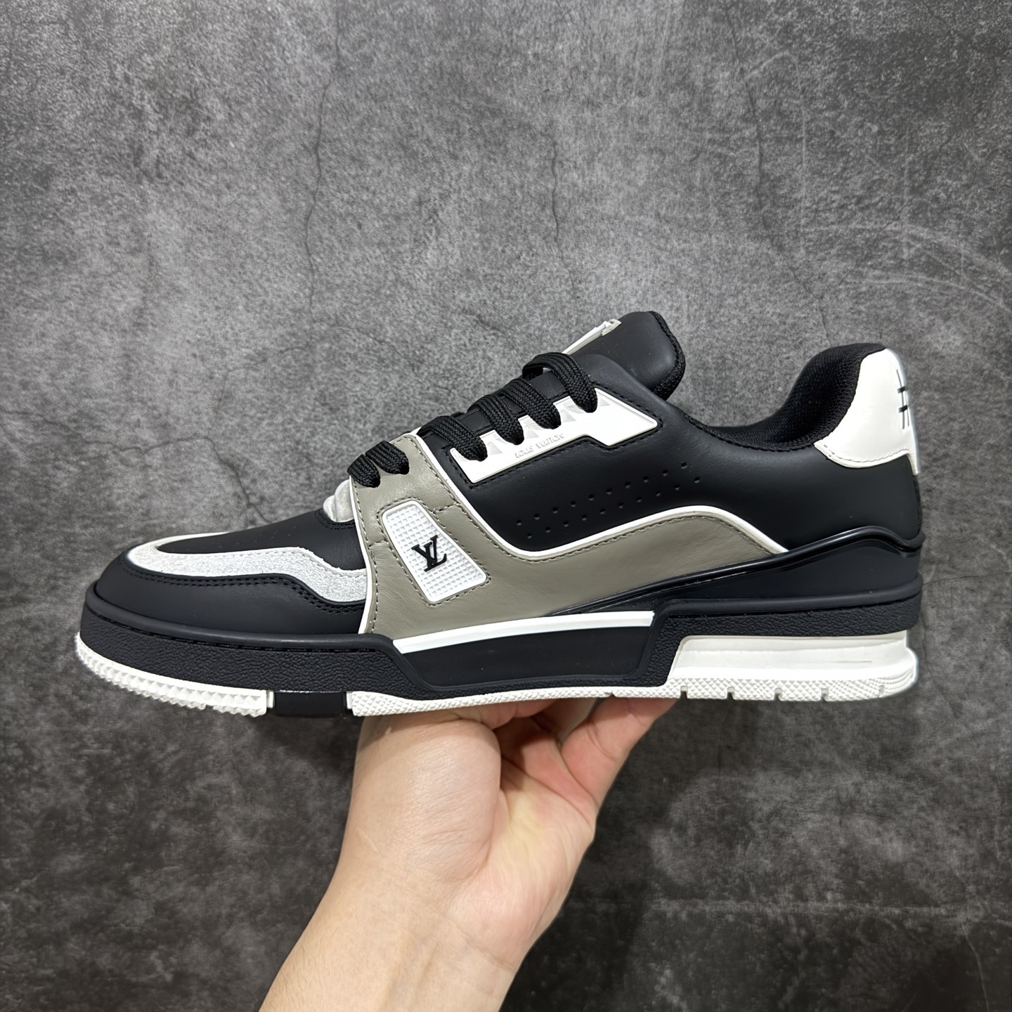 Louis Vuitton Trainer Sneaker T538010 | Suyperbuy Spreadsheet