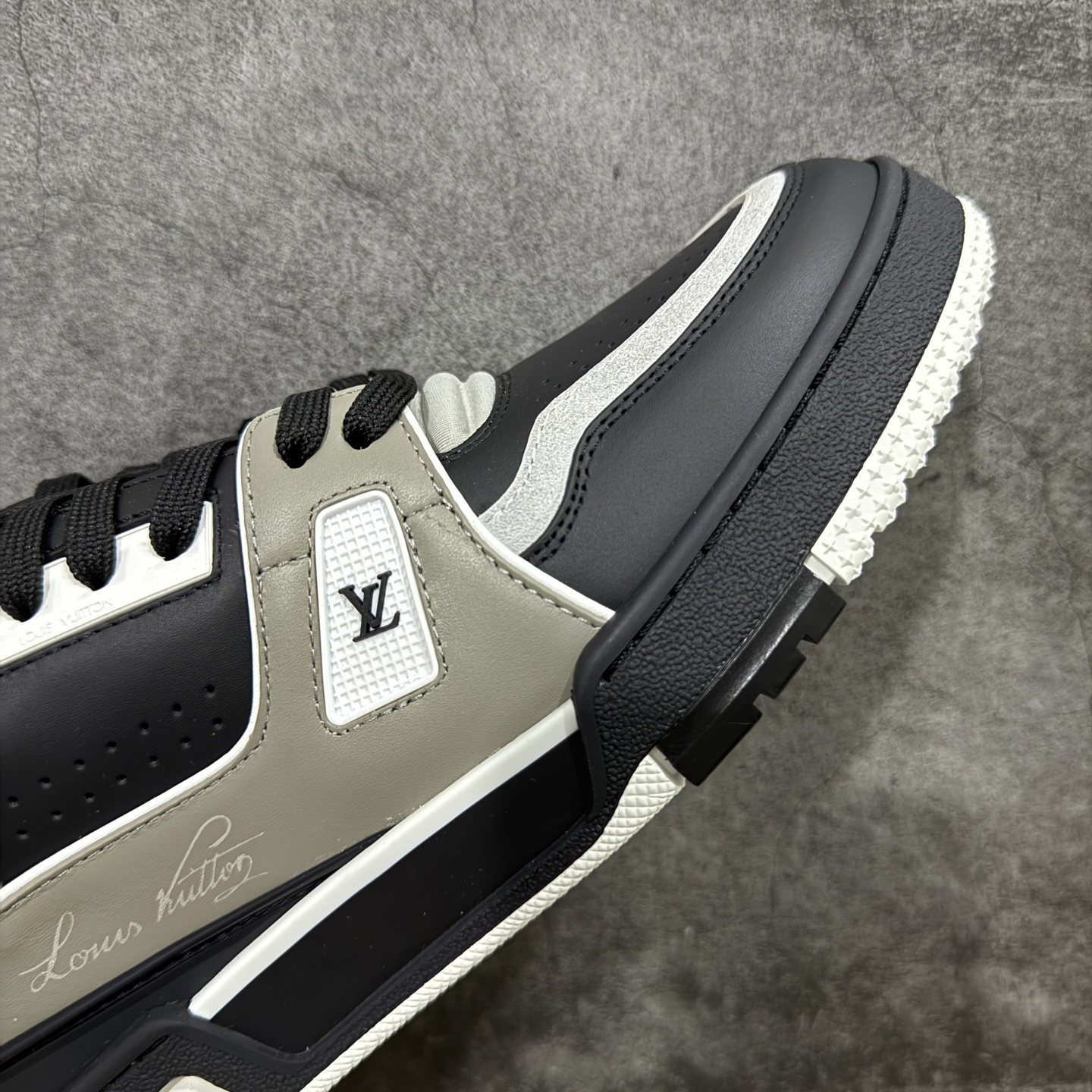 Louis Vuitton Trainer Sneaker T538010 | Suyperbuy Spreadsheet