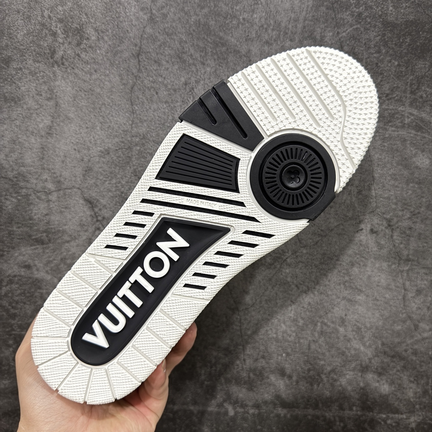 Louis Vuitton Trainer Sneaker T538010 | Suyperbuy Spreadsheet